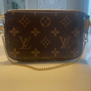 Louis Vuitton Mini Pochette